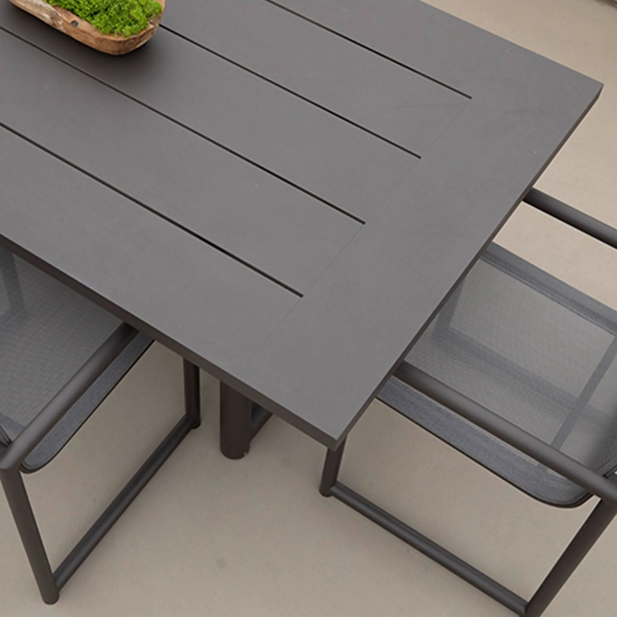 Breeze Xl Dining Table 102"