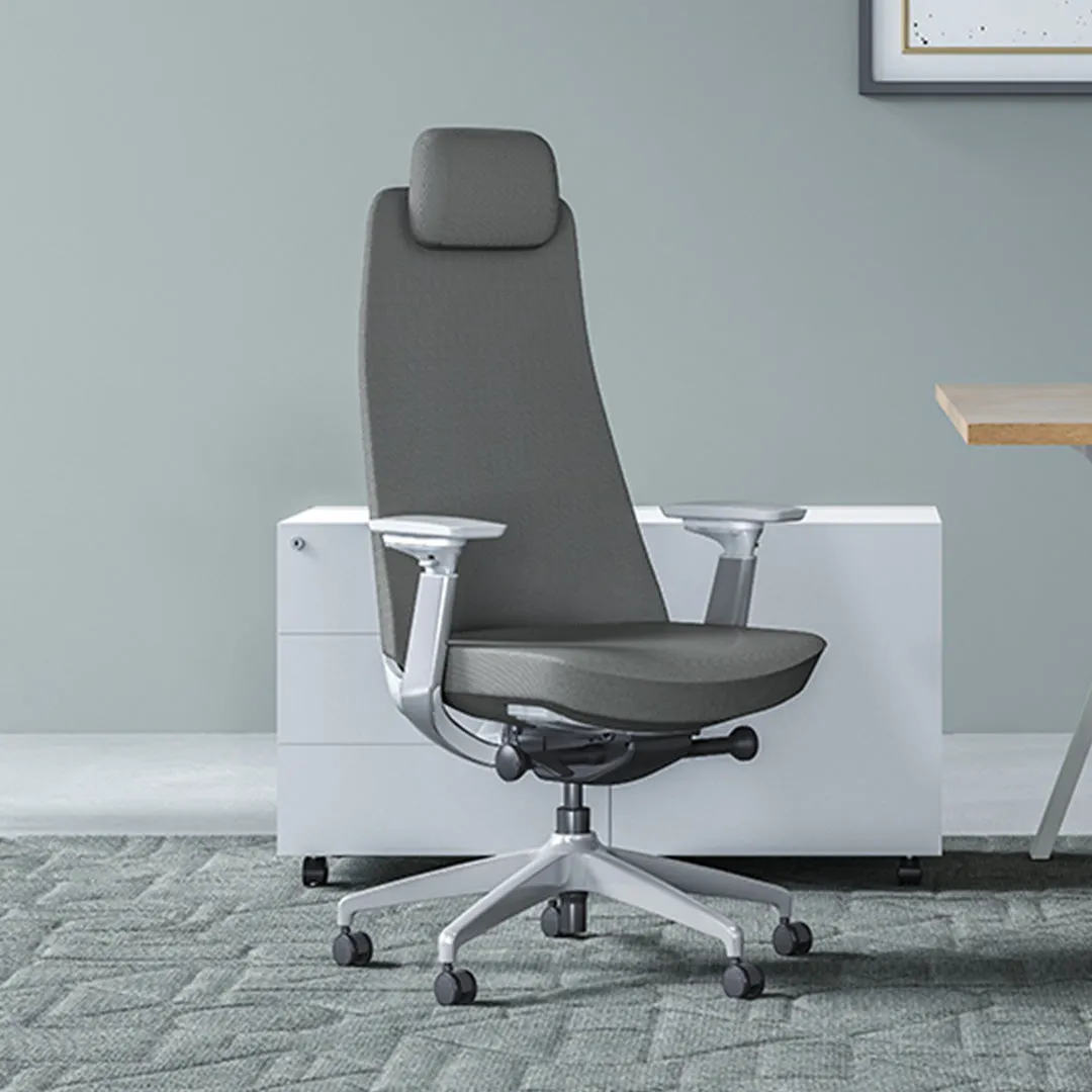 Desky Pinnacle Executive Office Chair