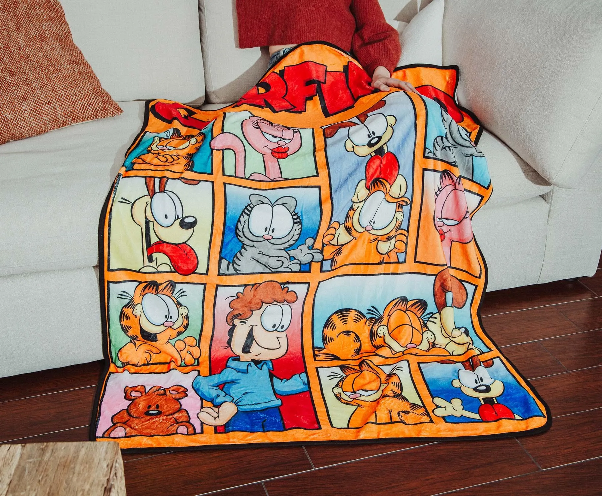 Garfield and Friends Fleece Throw Blanket | 45 x 60 Inches