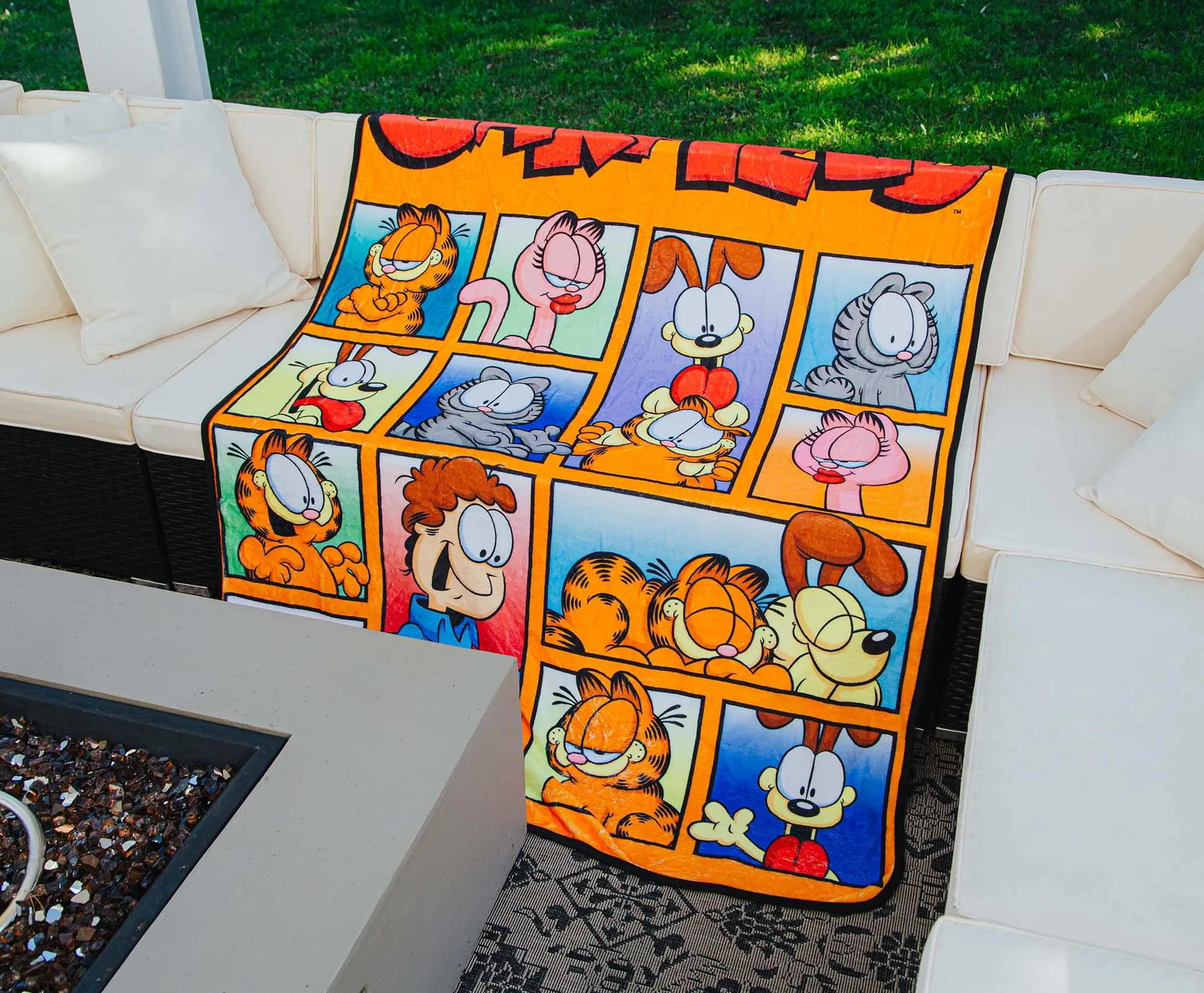 Garfield and Friends Fleece Throw Blanket | 45 x 60 Inches